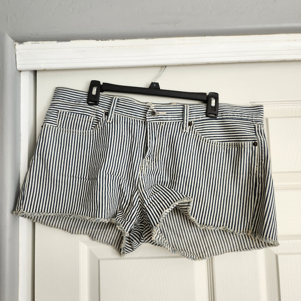 Lucky Brand Riley Short Size 14